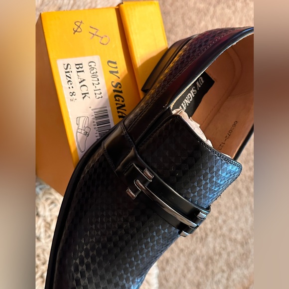 Shoes - Picture 2 of 2